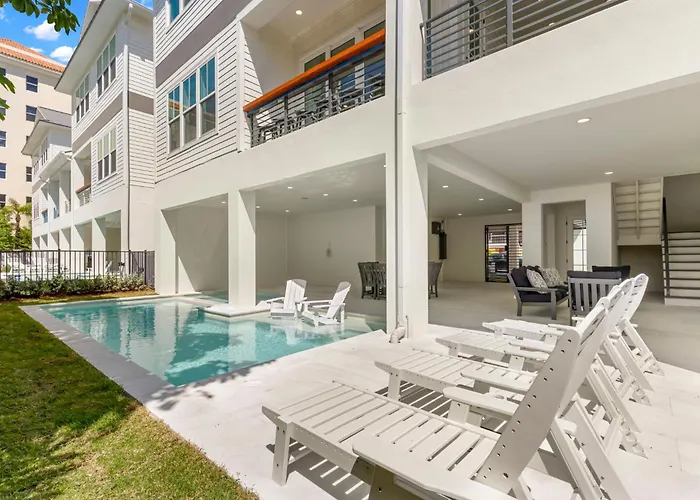 Oynx House & Jade House At The Gemma - 2 Amazing Homes Steps To Clearwater Holiday home Clearwater Beach