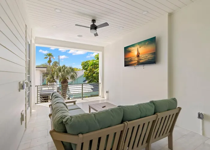 Oynx House & Jade House At The Gemma - 2 Amazing Homes Steps To Clearwater *