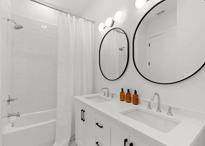 Holiday home Oynx House & Jade House At The Gemma - 2 Amazing Homes Steps To Clearwater