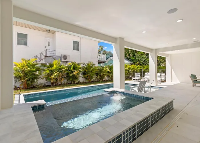 Oynx House & Jade House At The Gemma - 2 Amazing Homes Steps To Clearwater *