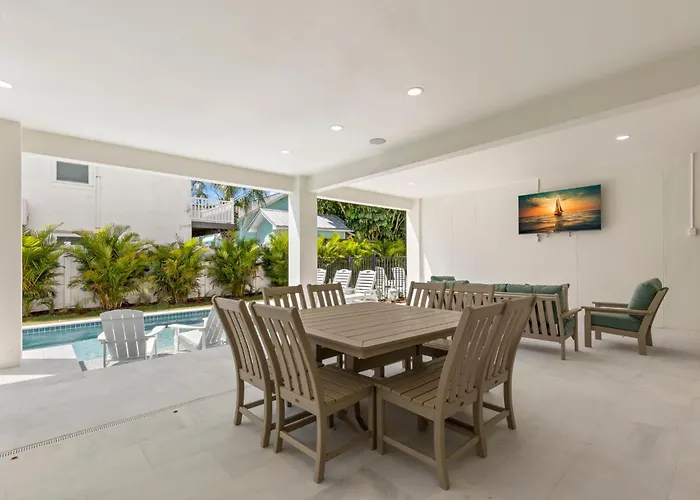 Holiday home Oynx House & Jade House At The Gemma - 2 Amazing Homes Steps To Clearwater *