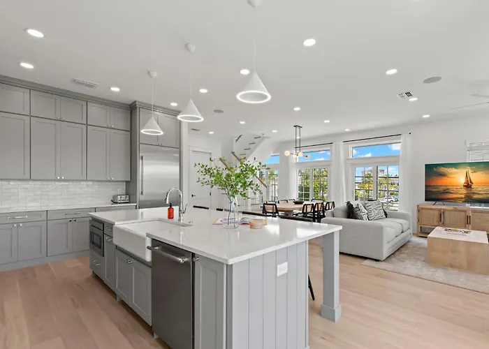 Oynx House & Jade House At The Gemma - 2 Amazing Homes Steps To Clearwater Holiday home Clearwater Beach