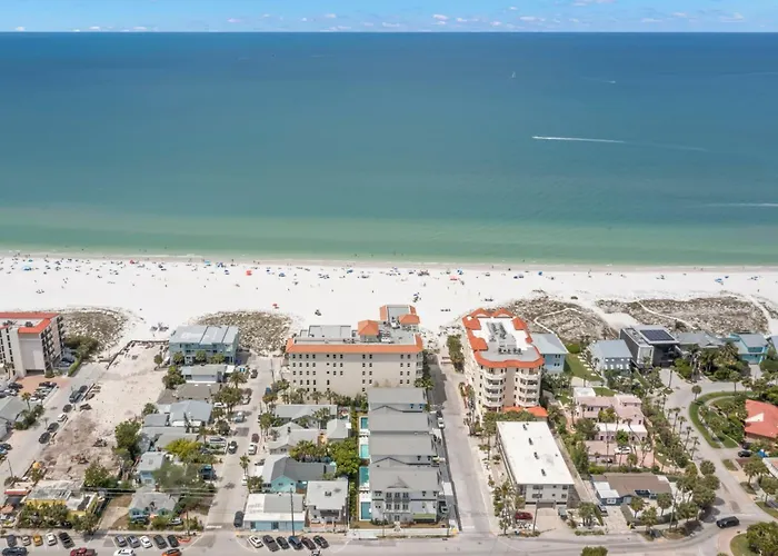 Oynx House & Jade House At The Gemma - 2 Amazing Homes Steps To Clearwater Clearwater Beach