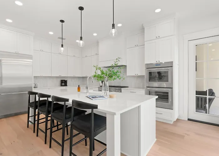 Oynx House & Jade House At The Gemma - 2 Amazing Homes Steps To Clearwater * Clearwater Beach
