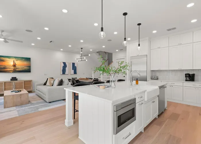 Oynx House & Jade House At The Gemma - 2 Amazing Homes Steps To Clearwater