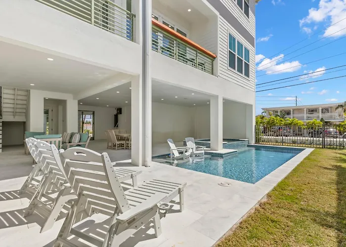 Oynx House & Jade House At The Gemma - 2 Amazing Homes Steps To Clearwater