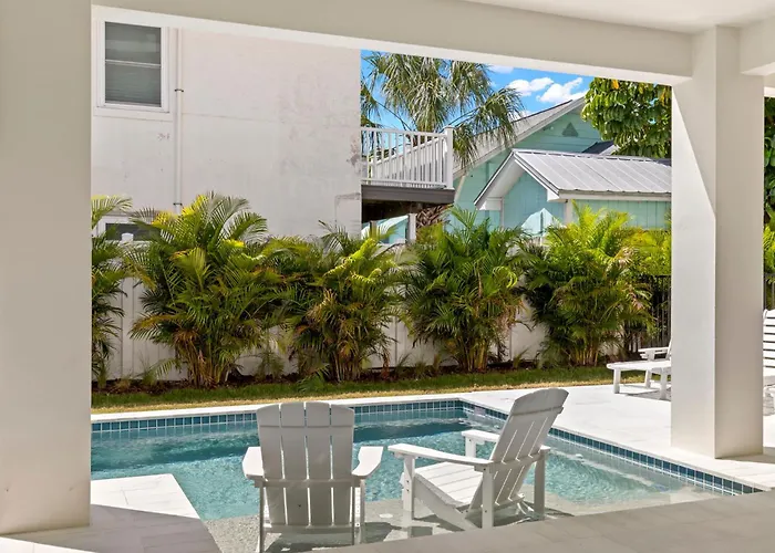 Oynx House & Jade House At The Gemma - 2 Amazing Homes Steps To Clearwater Holiday home