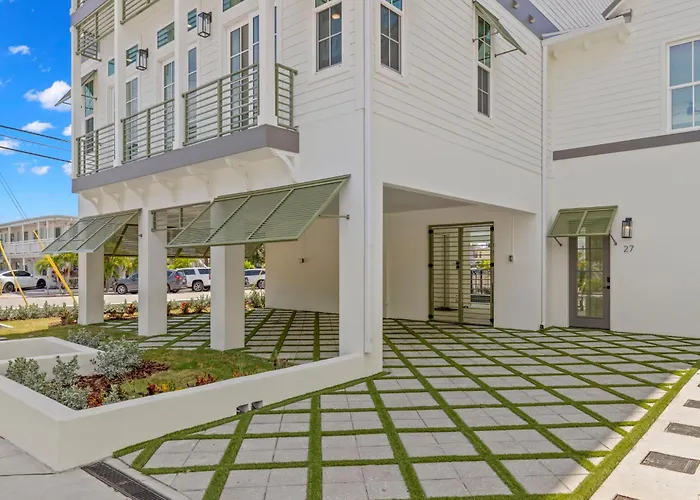 Oynx House & Jade House At The Gemma - 2 Amazing Homes Steps To Clearwater *