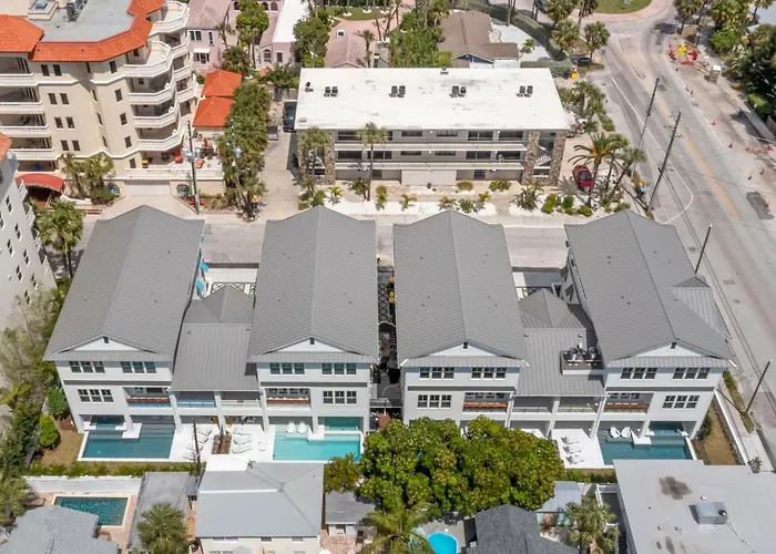Oynx House & Jade House At The Gemma - 2 Amazing Homes Steps To Clearwater * Clearwater Beach