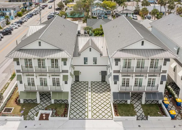 Holiday home Oynx House & Jade House At The Gemma - 2 Amazing Homes Steps To Clearwater